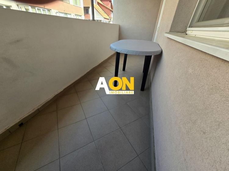 Apartament cu 3 camere decomandat, mobilat în Central