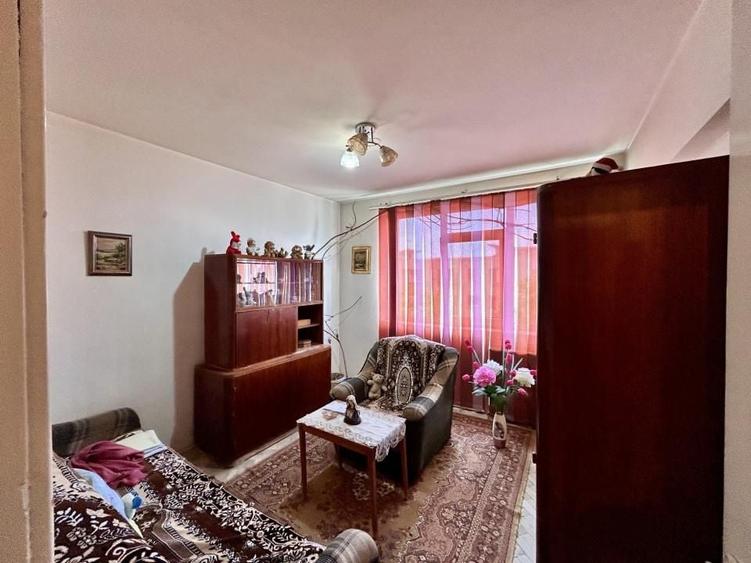 Apartament cu 2 camere decomandat, mobilat în Central