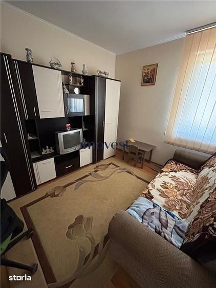 Casă cu 5 camere cu Teren 860 Mp în Central
