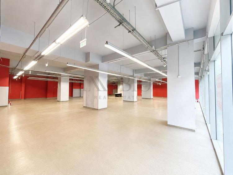 Spațiu comercial, de 638.78997802734 mp, în Grivița