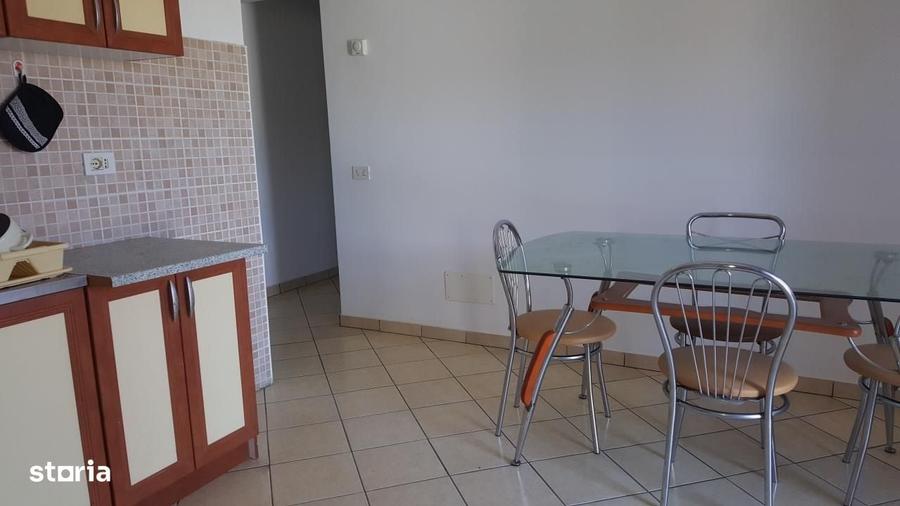 Apartament cu 4 camere decomandat în Blejoi