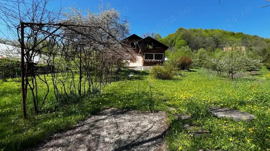 Teren de 2281 mp, în Cosmina de Sus