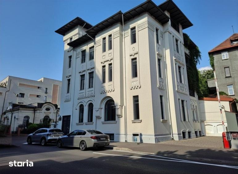 Casă cu 4 camere cu Teren 250 Mp în Dorobanți