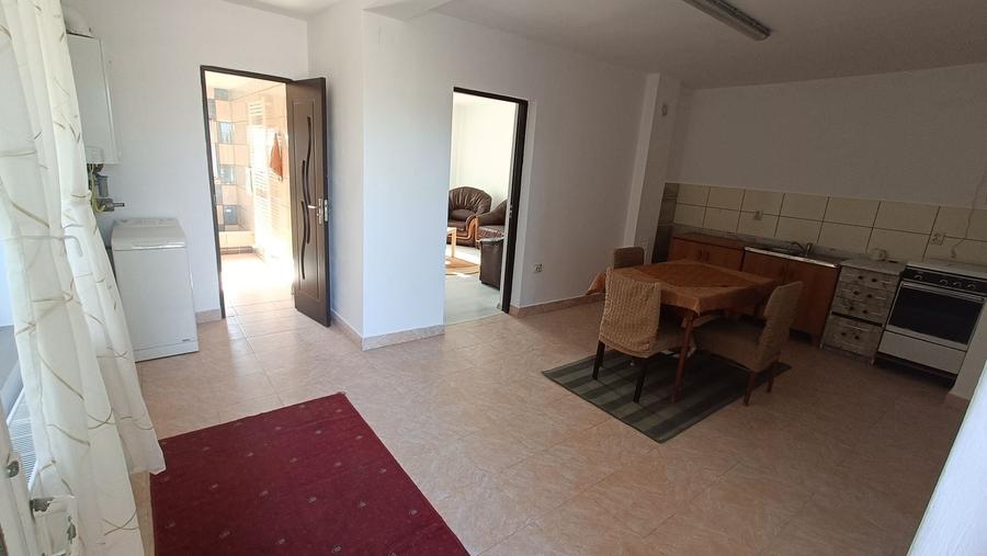 Casă cu 2 camere în Central