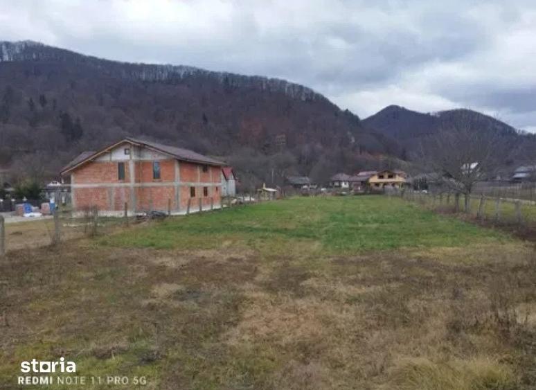 Teren de 1760 mp, în Central