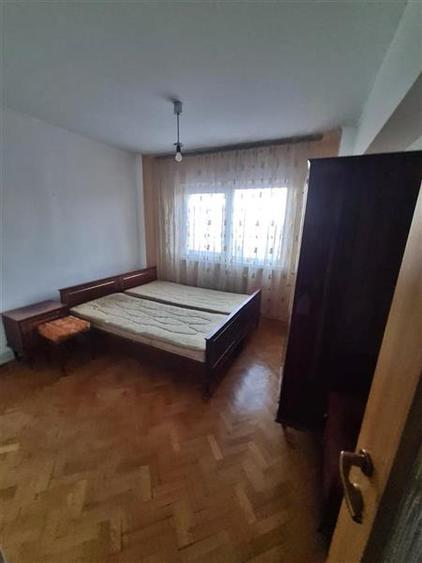 Apartament cu 3 camere decomandat, mobilat în Răcădău