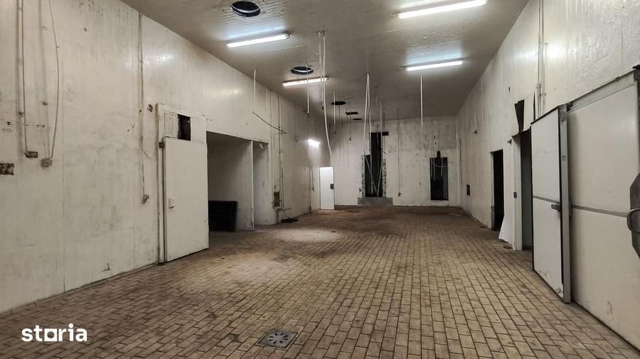 Spațiu comercial, de 1,000 mp, în Sud