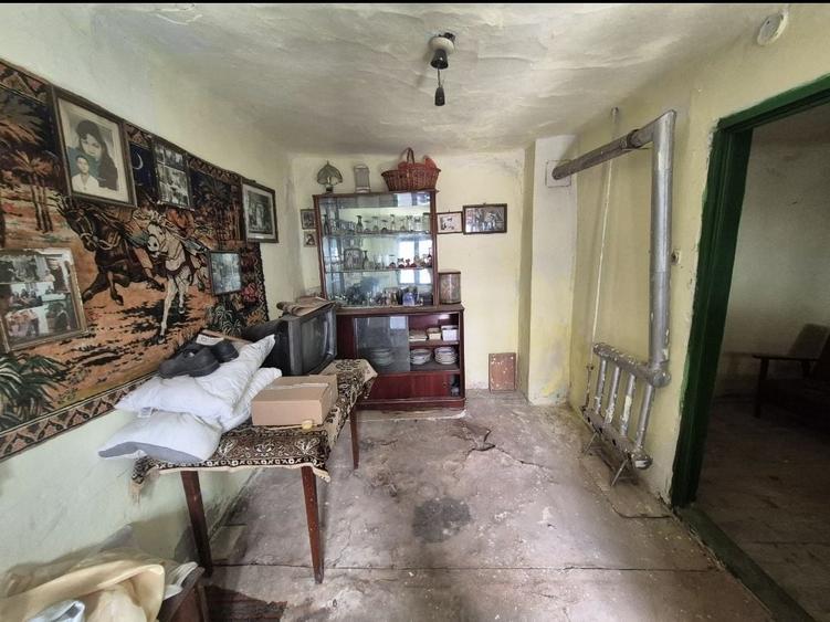 Casă individuală cu 2 camere cu Canalizare în Central