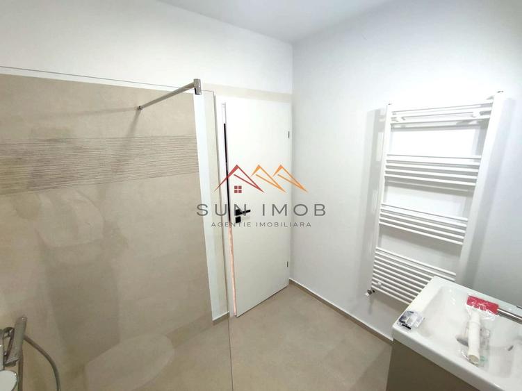 Apartament cu 3 camere, mobilat în Central