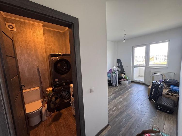 Apartament cu 3 camere semidecomandat, mobilat în Piața Cluj