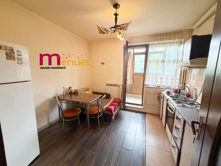 Apartament cu 2 camere decomandat în Central