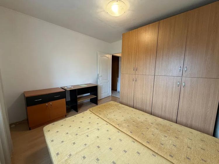 Apartament cu 2 camere decomandat în Nicolina