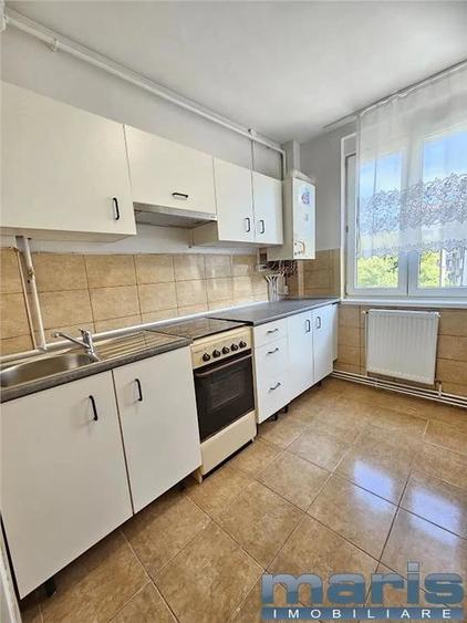 Apartament cu 2 camere decomandat în Cornișa