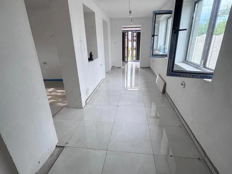 Casă individuală cu 2 camere cu Teren 1125 Mp în Amărăștii de Sus