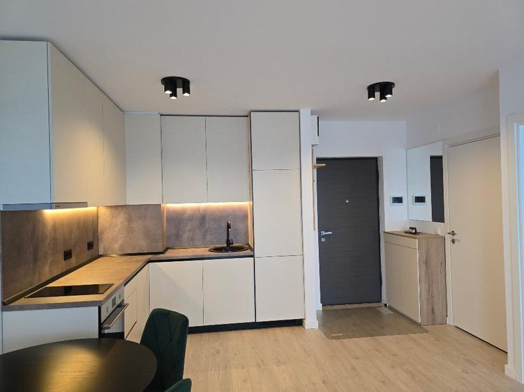 Apartament cu 2 camere semidecomandat, mobilat în Băneasa