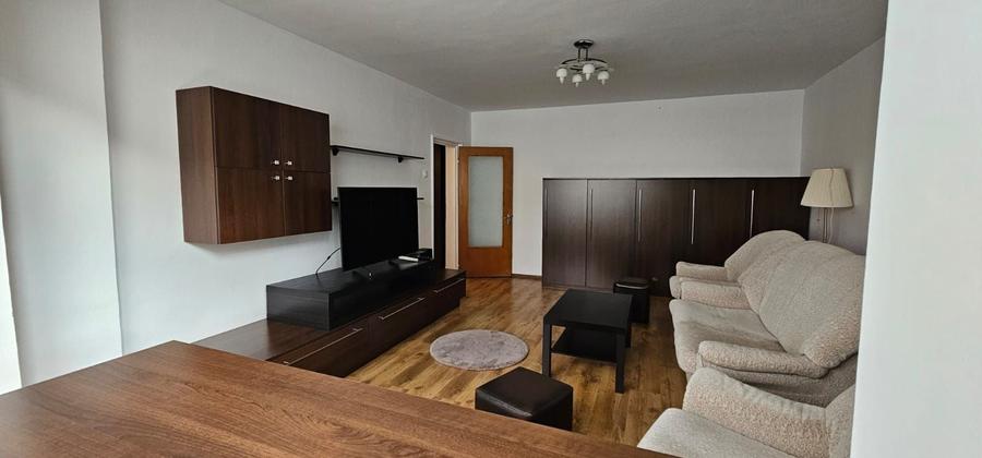 Apartament cu 2 camere decomandat în P-ța Unirii