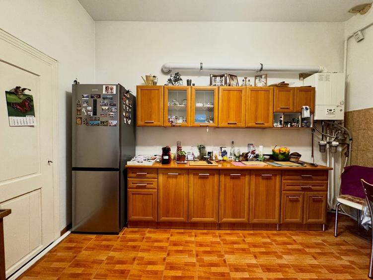 Apartament cu 2 camere decomandat, mobilat în Central