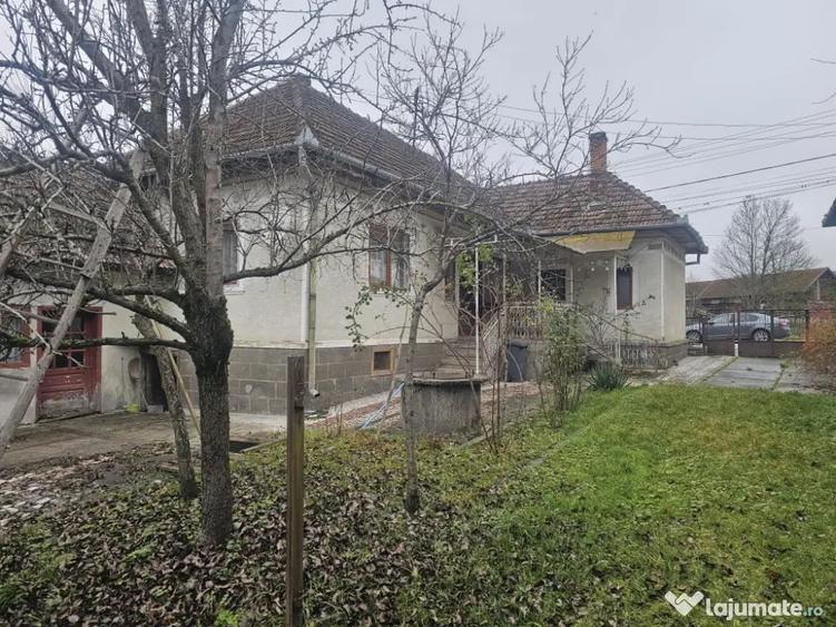 Casă cu 4 camere în Rișculița