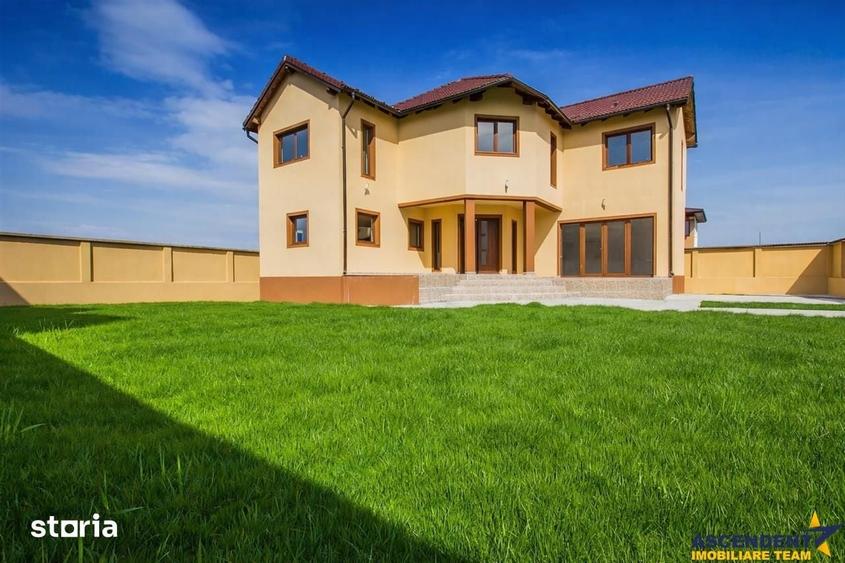 Casă cu 8 camere cu Teren 251 Mp în Bartolomeu