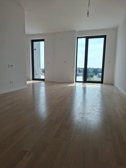 Birou, de 153 mp, în Central