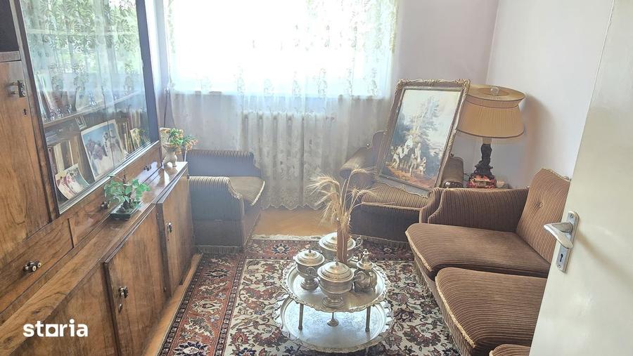 Apartament cu 4 camere decomandat în Mihai Eminescu
