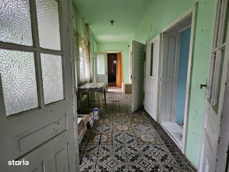 Casă cu 4 camere cu Teren 1627 Mp în Vinga