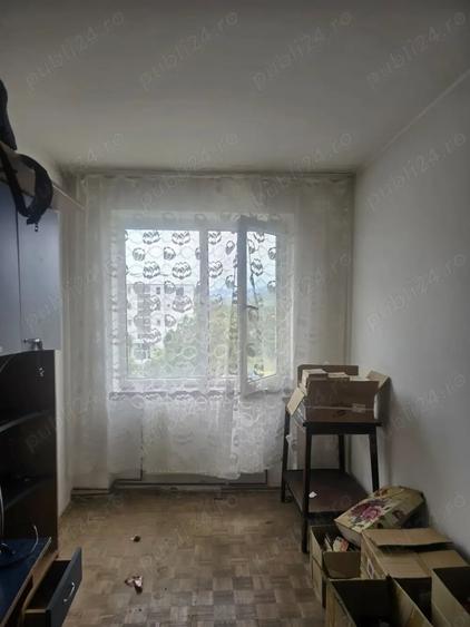 Apartament cu 3 camere decomandat în Onești