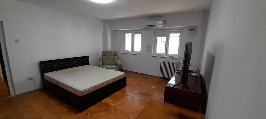 Apartament cu 2 camere decomandat în Calea Călărașilor