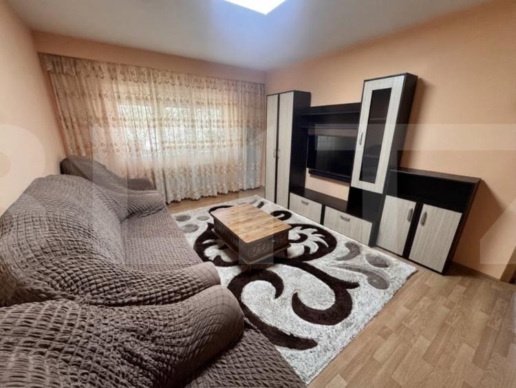 Apartament cu 2 camere decomandat, mobilat în Central