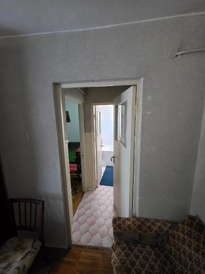 Apartament cu 3 camere semidecomandat în Micro 40