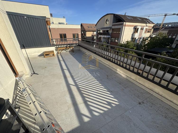 Duplex cu 4 camere cu Canalizare în Bună Ziua
