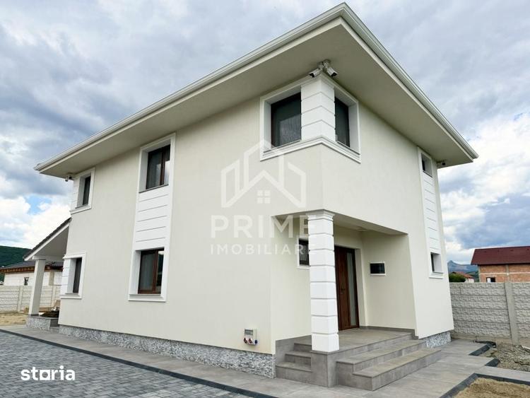 Casă cu 4 camere cu Teren 470 Mp în Micești