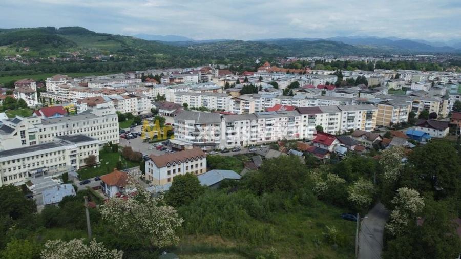 Teren de 3049 mp, în Central
