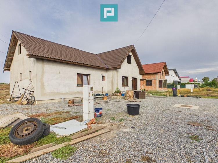 Casă individuală cu 3 camere cu Canalizare în Horia