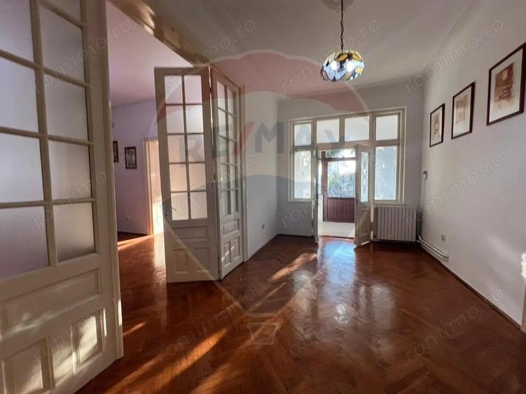 Casă cu 4 camere cu Teren 998 Mp în Gara