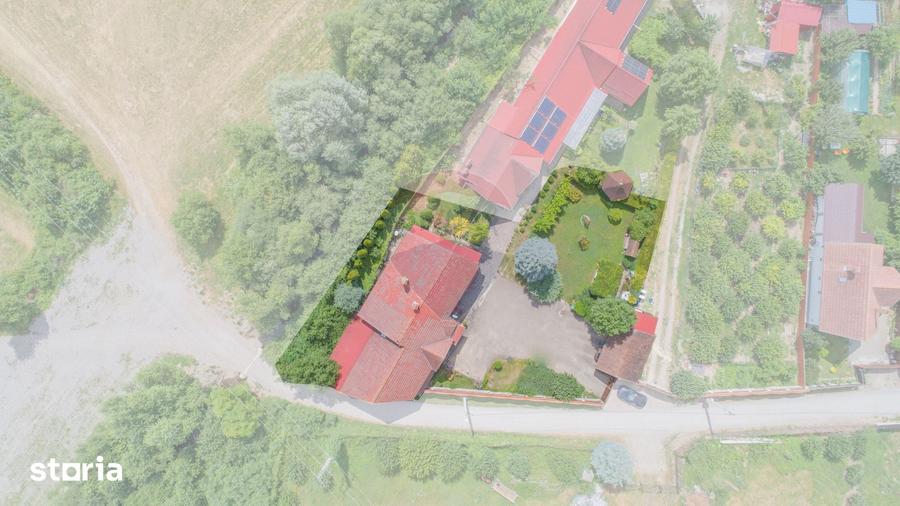 Casă cu 7 camere cu Teren 800 Mp în Purcăreni