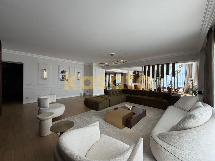 Apartament cu 5 camere semidecomandat, mobilat în Nord