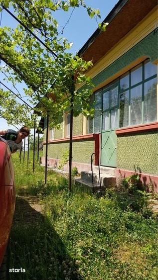 Casă cu 4 camere cu Teren 80 Mp în Bucșani
