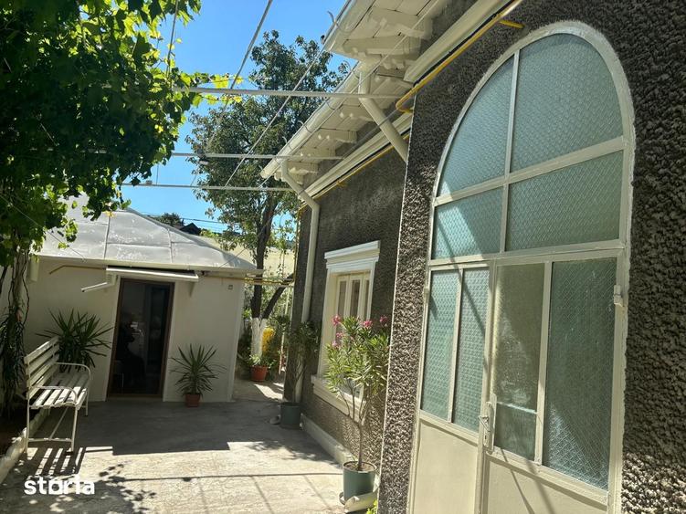 Casă cu 5 camere cu Teren 250 Mp în Central