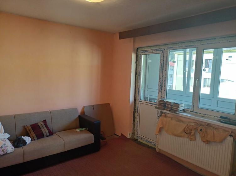 Apartament cu 2 camere semidecomandat în Precista