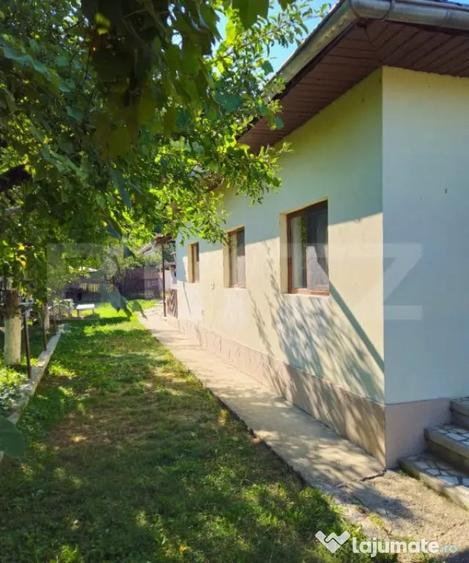 Casă cu 4 camere cu Teren 980 Mp în Brănești