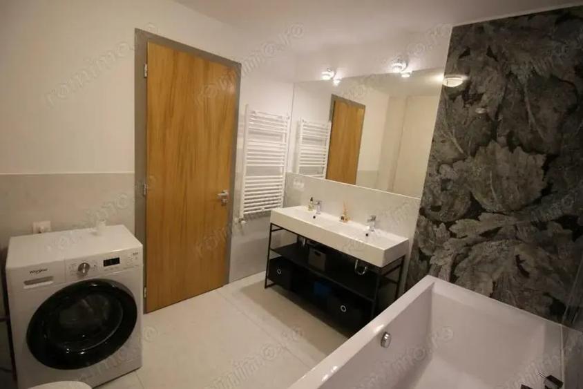 Apartament cu 3 camere decomandat în Calea București