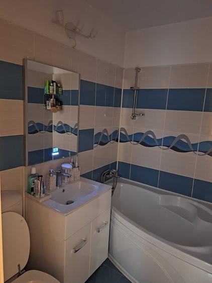 Apartament cu 3 camere în Costin Georgian