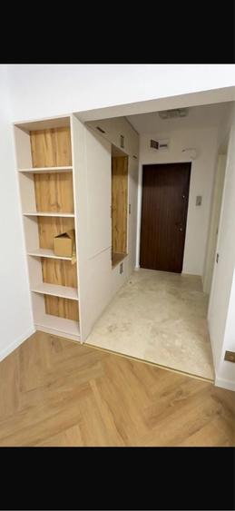 Apartament cu 3 camere semidecomandat în Cotroceni