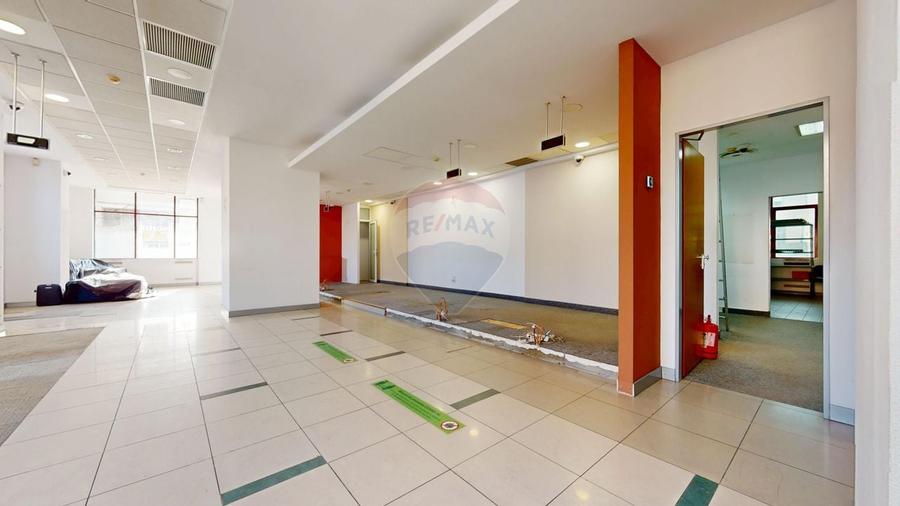 Spațiu comercial, de 250 mp, în Ultracentral
