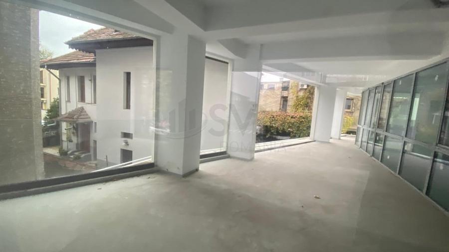 Casă individuală cu 5 camere cu Canalizare în Dorobanți