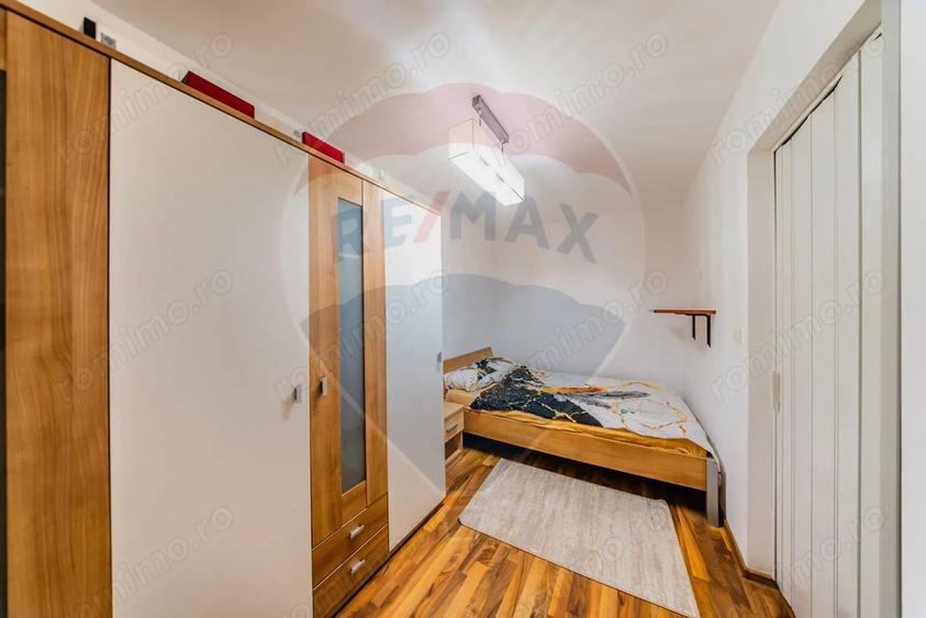Apartament cu 2 camere semidecomandat, mobilat în Intim
