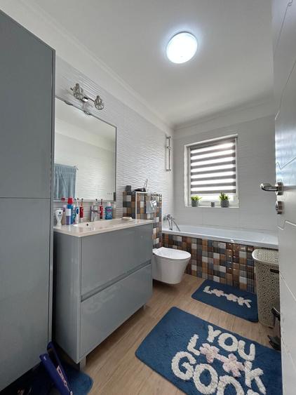 Apartament cu 3 camere semidecomandat în Iris