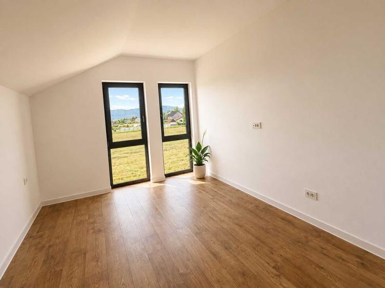 Casă cu 3 camere în Stupini