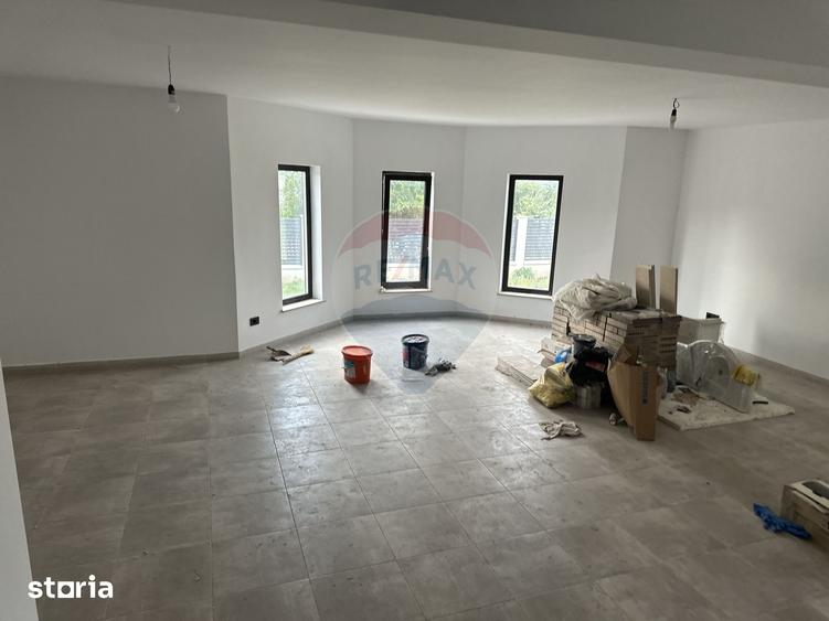 Casa / Vila cu 5 camere de vanzare - 14